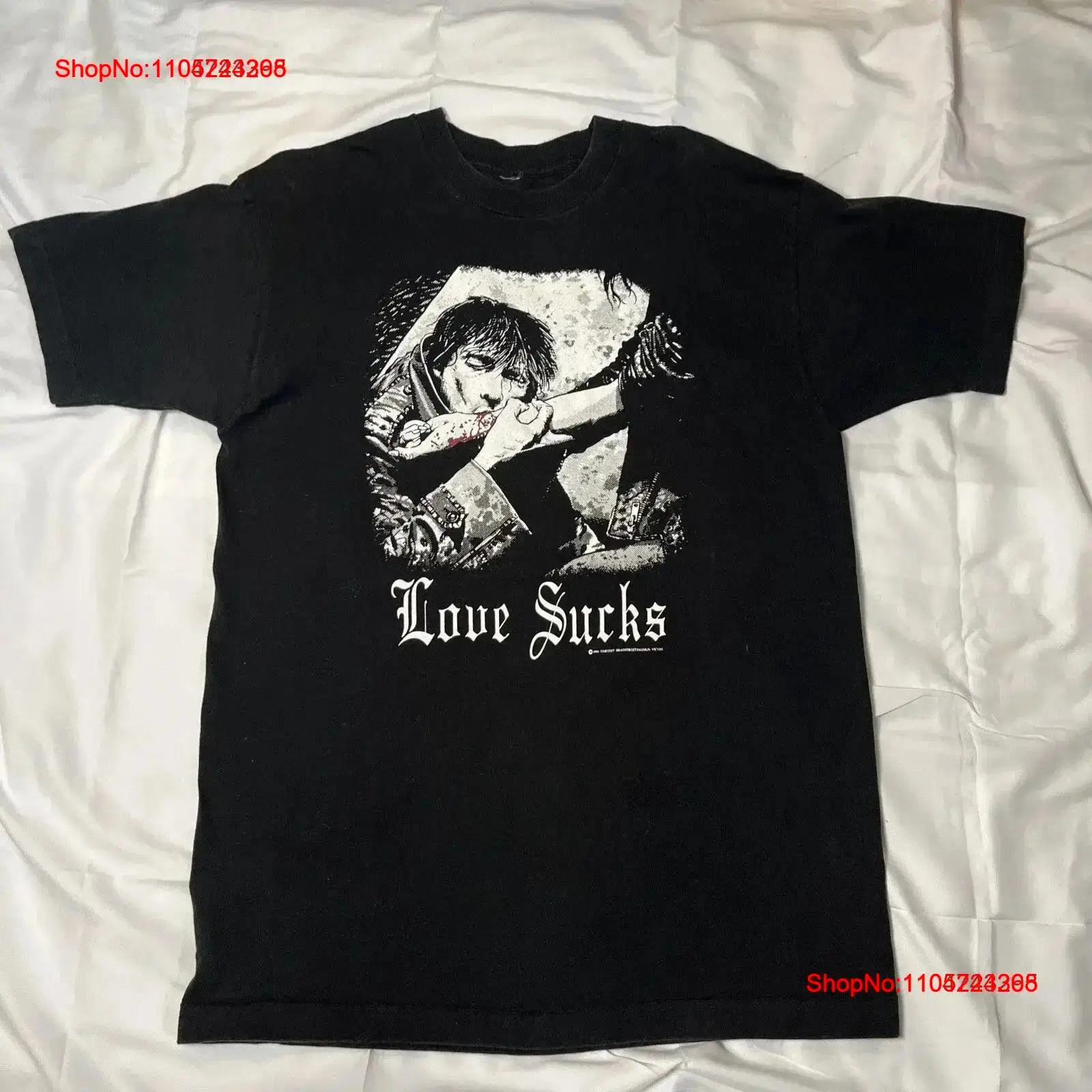 Vintage Fashion Victim Shirt - Kaos Vintage 90an Love Sucks Vampire