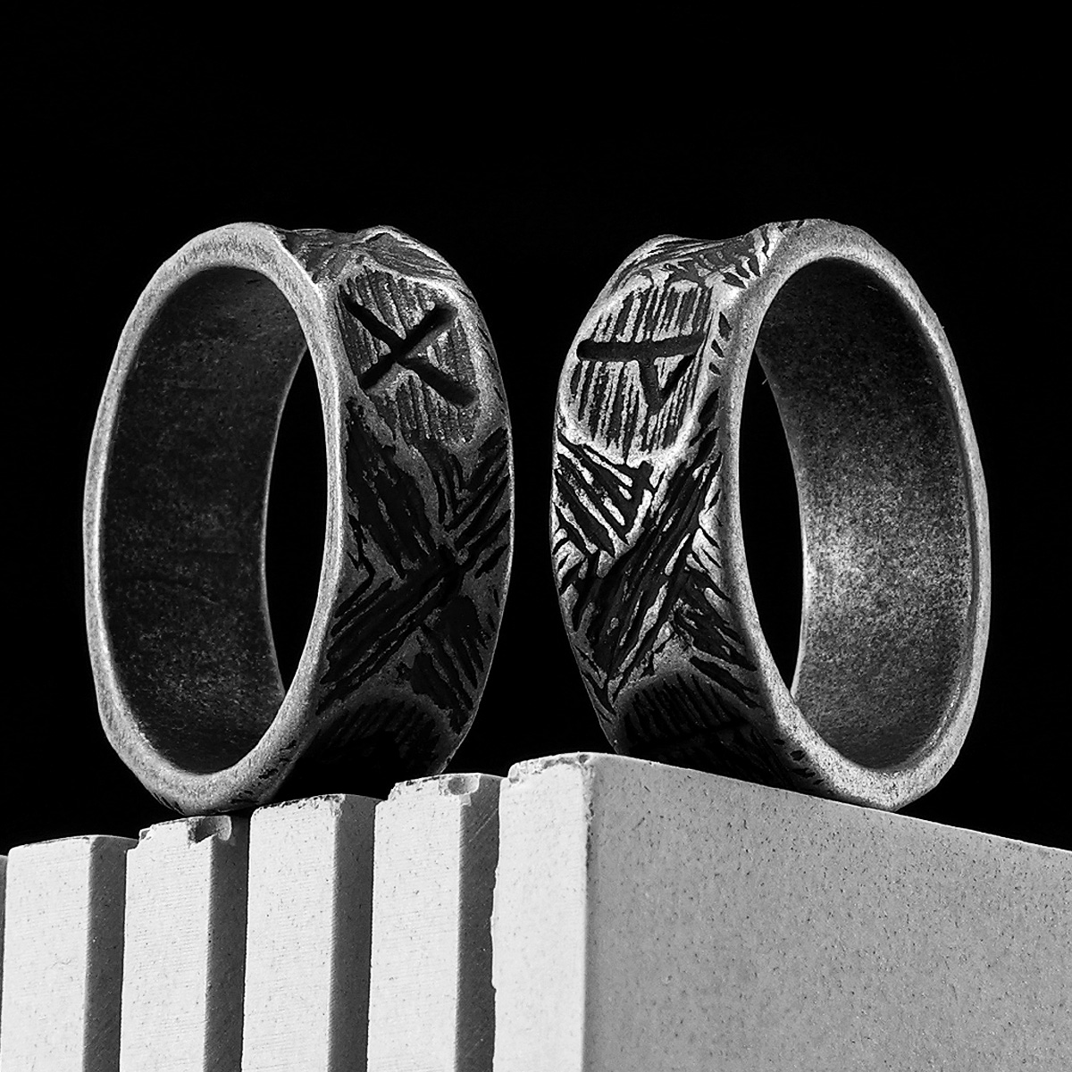 Minimalis Retro Viking Runes r - Vintage Fashion Newtown ulasan dan harga