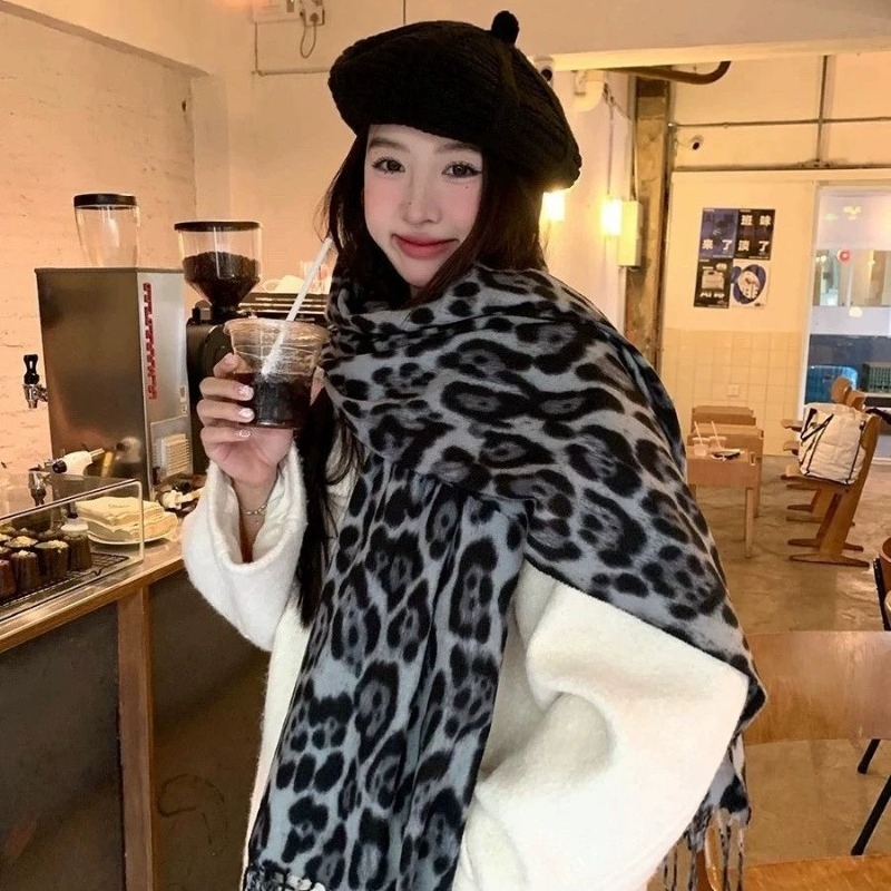 Syal Pola Leopard Sutra Retro  - Vintage Fashion In 2025 ulasan dan harga