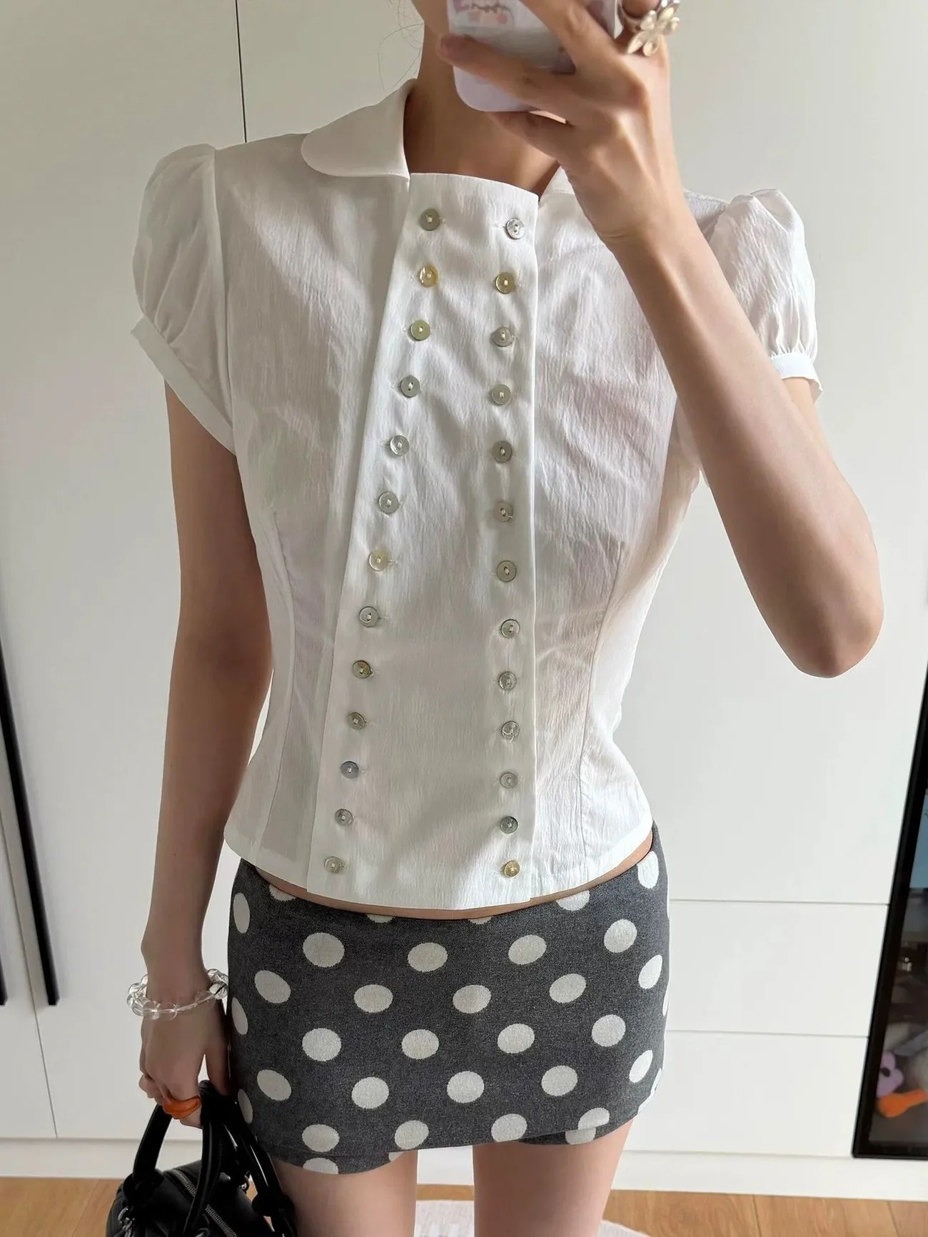 Blus Kerah Peter Pan Estetika  - Vintage Fashion Korea ulasan dan harga